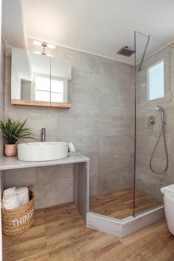 Whitelist Maisonette I And Ii In